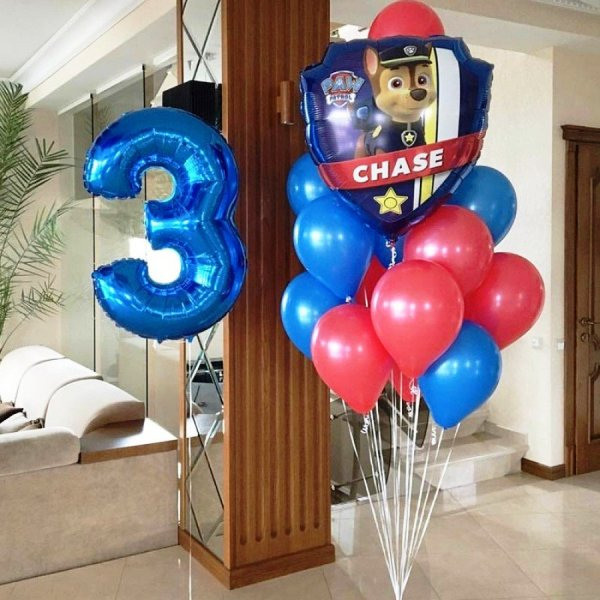 Шары с синими цифрами. Студия праздничного декора