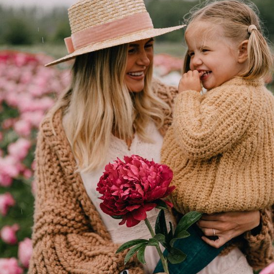 РЕКОМЕНДАЦИИ ПО ВЫБОРУ ЖЕНСКОГО ОБРАЗА ДЛЯ ВЕСЕННЕЙ ФОТОСЕССИИ В ЦВЕТУЩИХ САДАХ