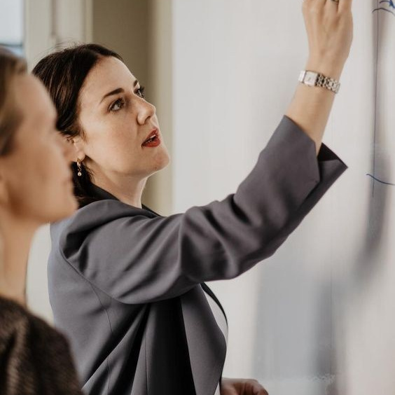 УСЛУГИ COSMO VISUAL. DIGITAL МАРКЕТИНГ / СММ / ТАРГЕТИНГ / КОНТЕНТ / БРЕНДИНГ / ПРЕДМЕТНАЯ СЪЕМКА