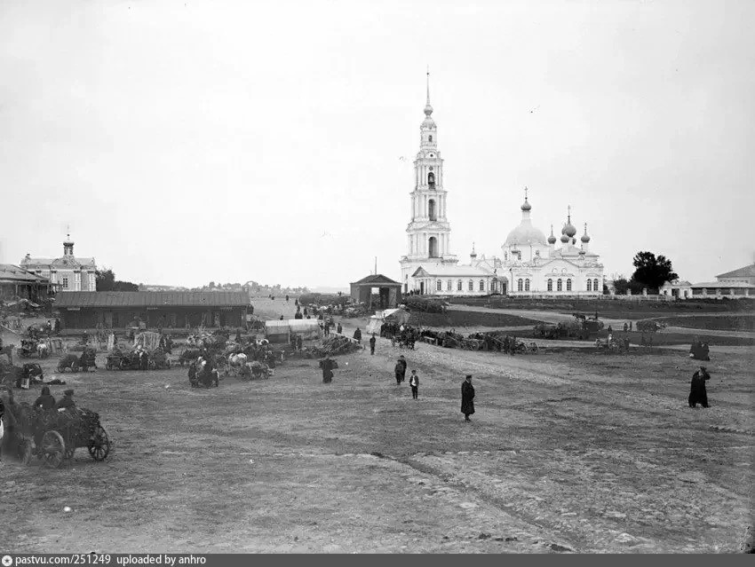 Калязин — город с непростой судьбой. Проект «Фотокладовка»: блог уличной фотографии в формате street photo