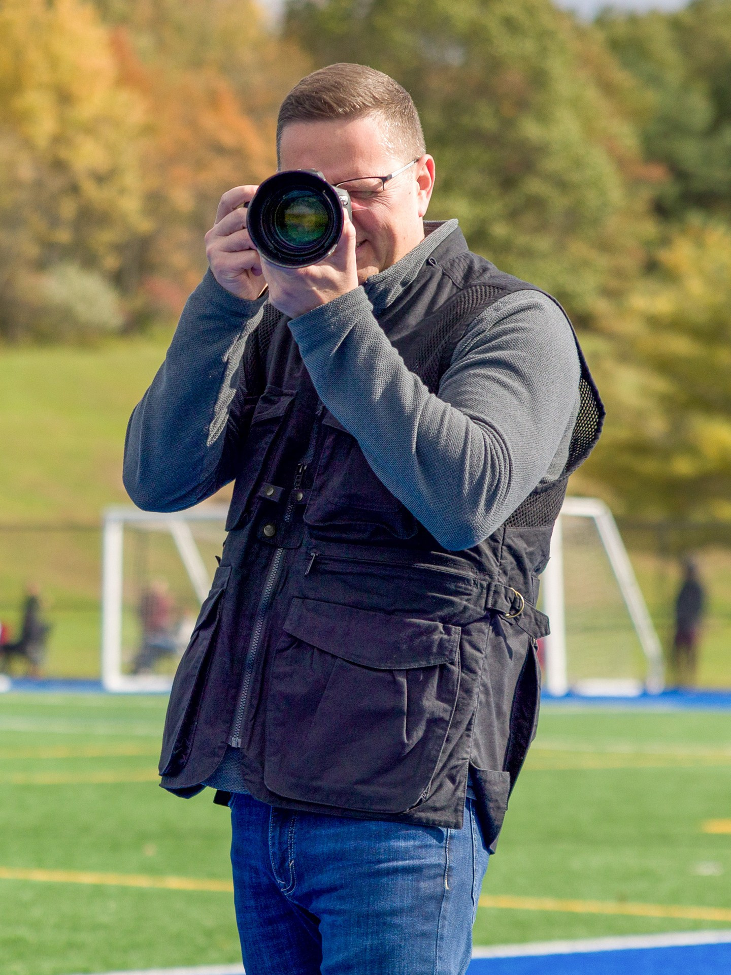 DOMKE добавляет черный цвет в свои жилеты. Фотограф — видеограф в Москве Дмитрий Менделеев