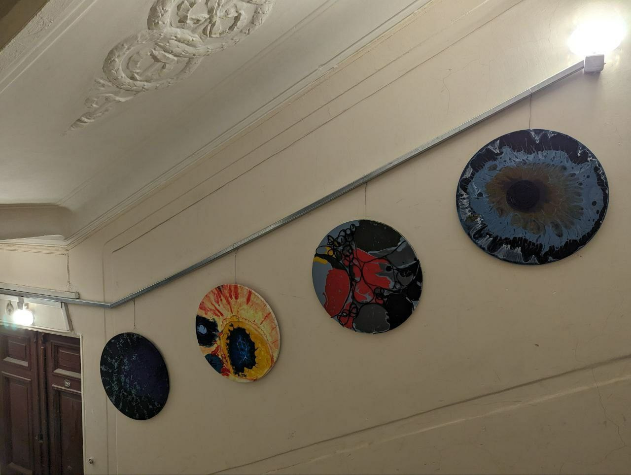 Выставка в парадной: ОРАНЖЕРЕЯ (СПб)