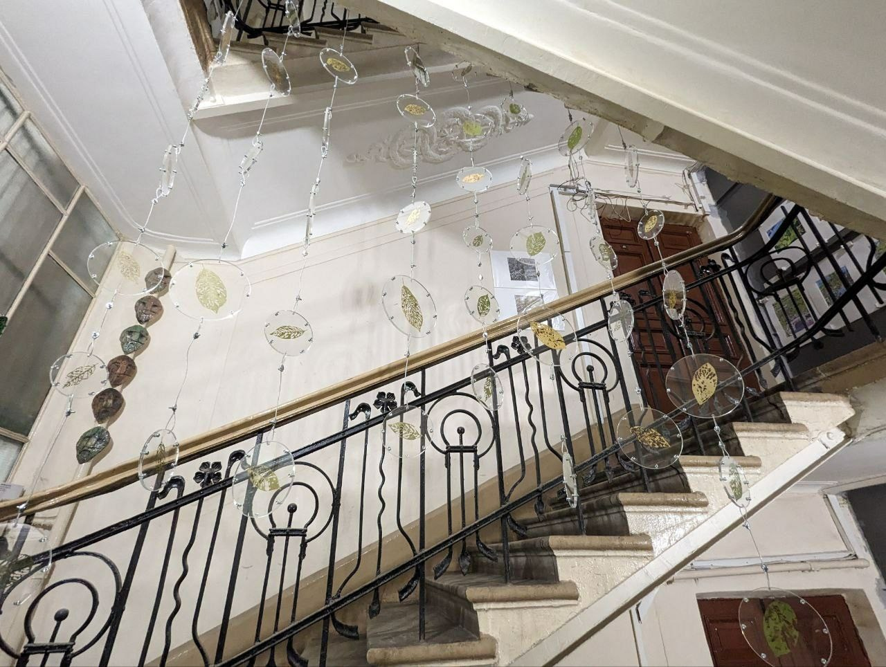 Выставка в парадной: ОРАНЖЕРЕЯ (СПб)