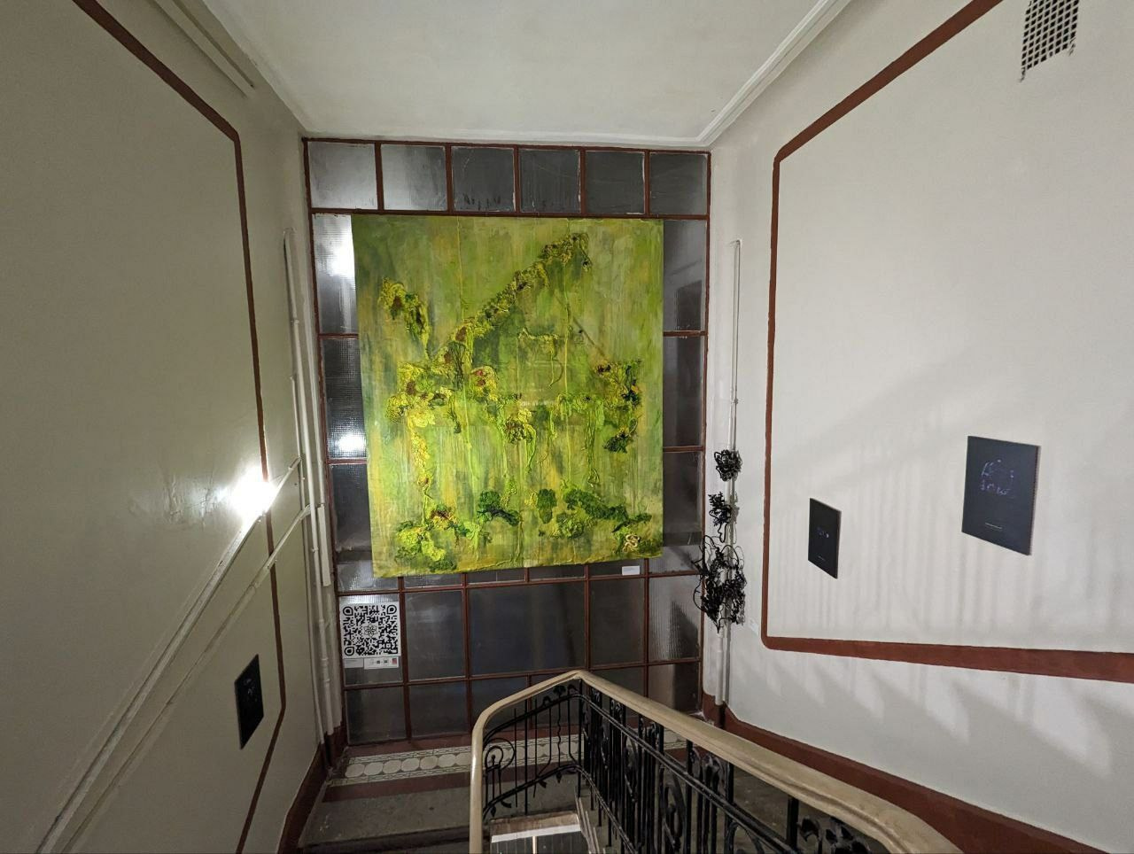 Выставка в парадной: ОРАНЖЕРЕЯ (СПб)