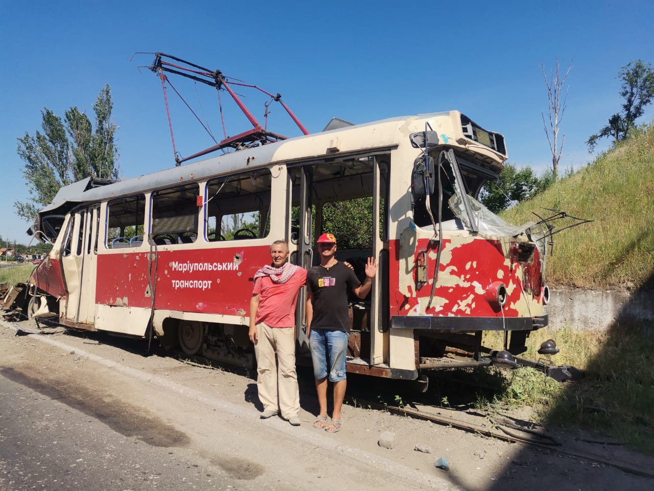 Раздача горячей пищи в Мариуполе, весна 2022 г. Пища для Жизни