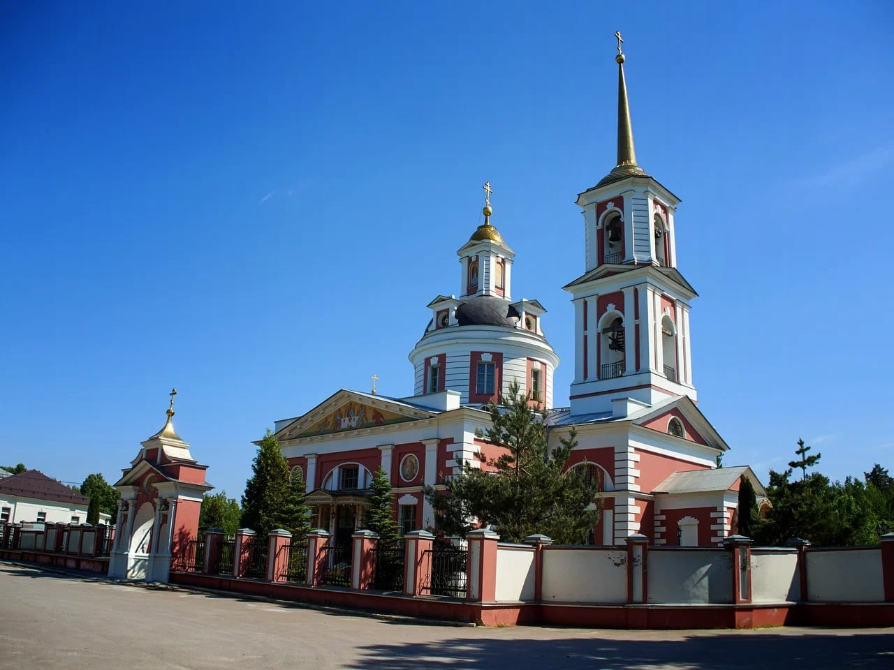 Церковь Сергия Радонежского (д. Алмазово). Бизнес фотограф в Москве Алексей Кознев