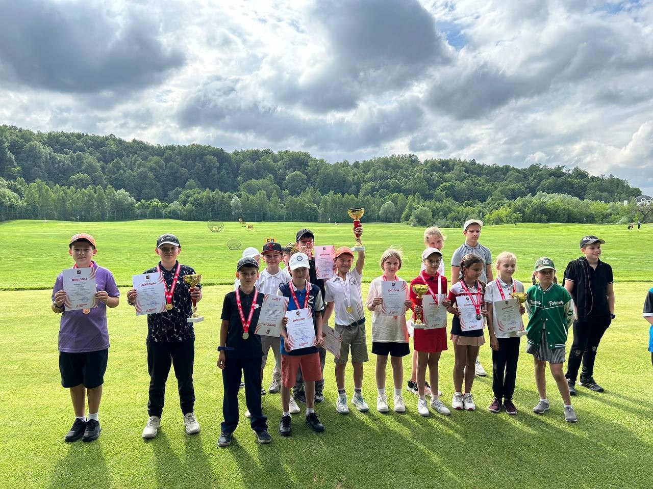 Тренировки по гольфу для детей и взрослых в Москве