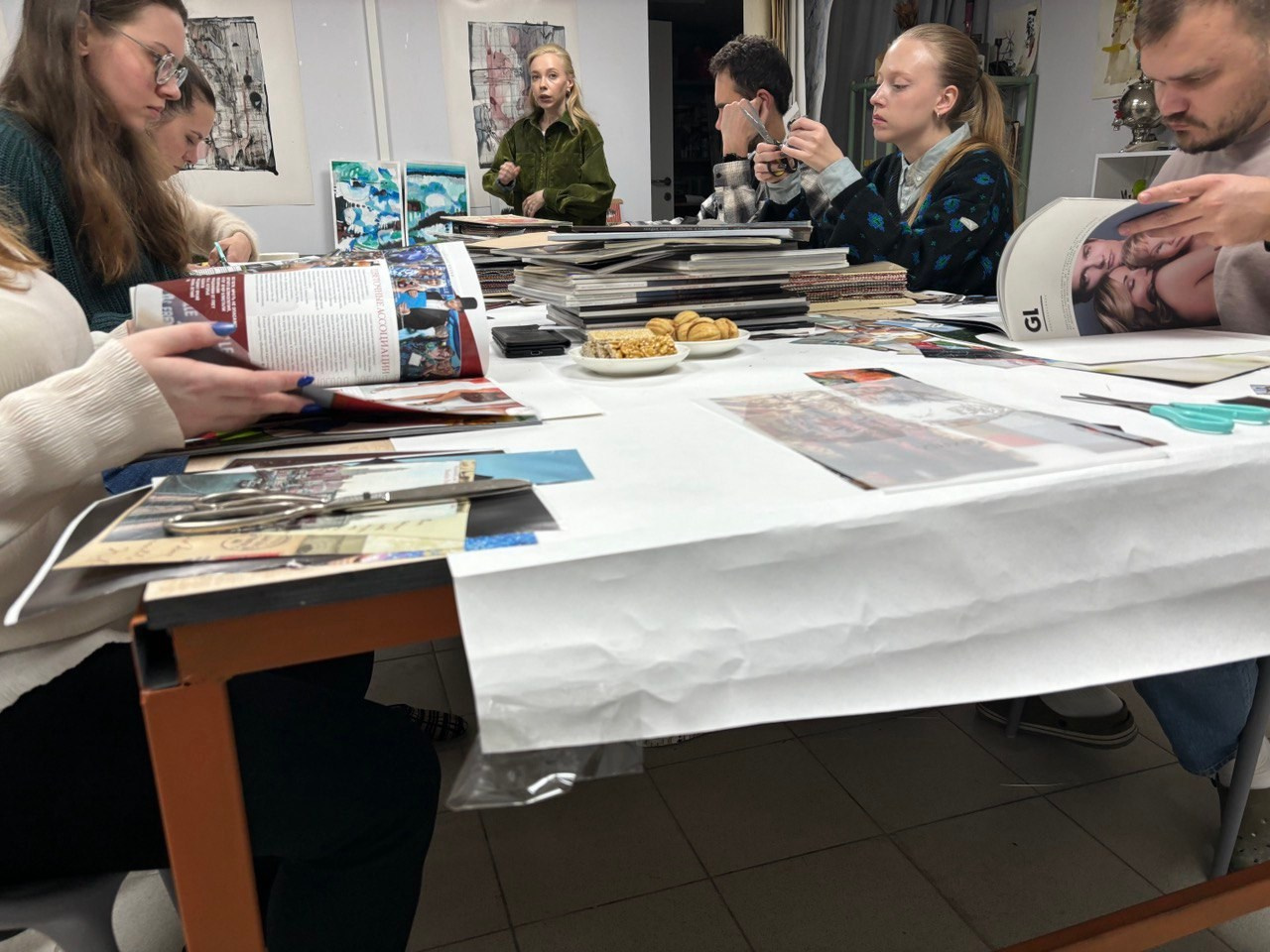 Коллажный клуб «Встречи с собой»: самопознание и творчество. Художник Даля Бучионите