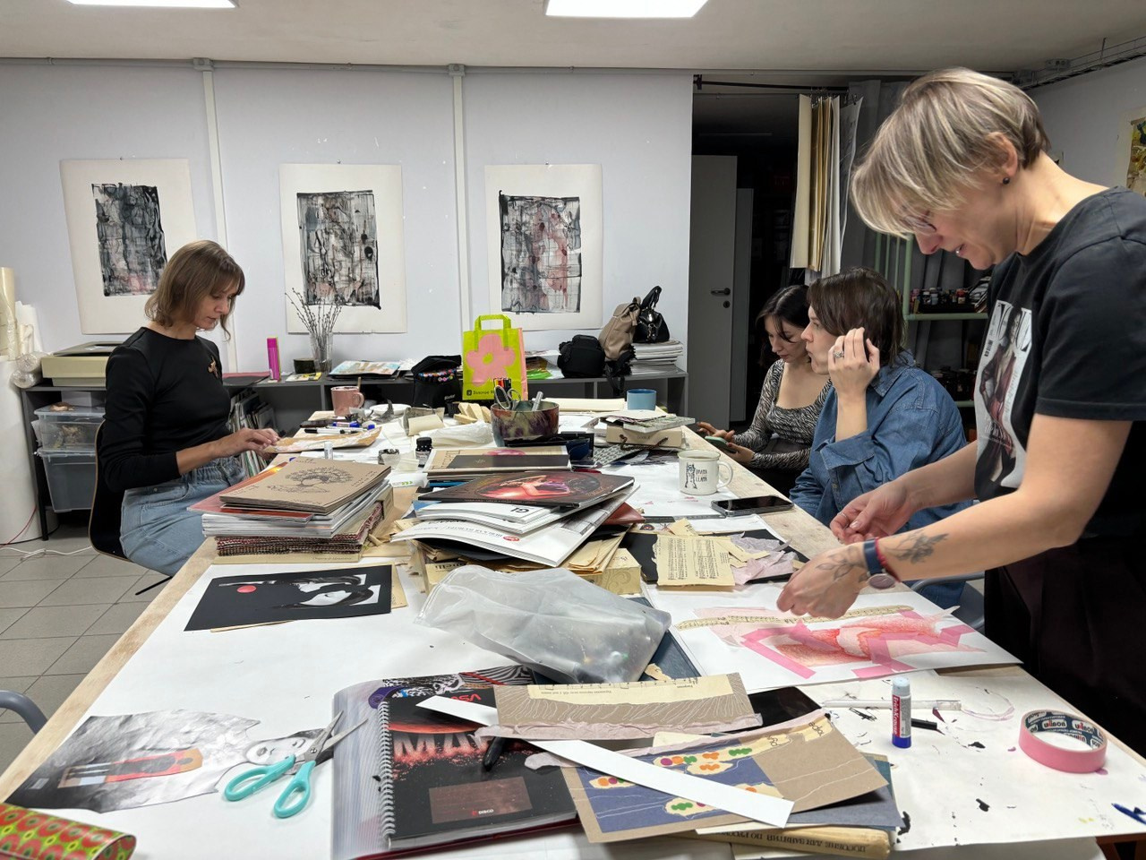 Коллажный клуб «Встречи с собой»: самопознание и творчество. Художник Даля Бучионите