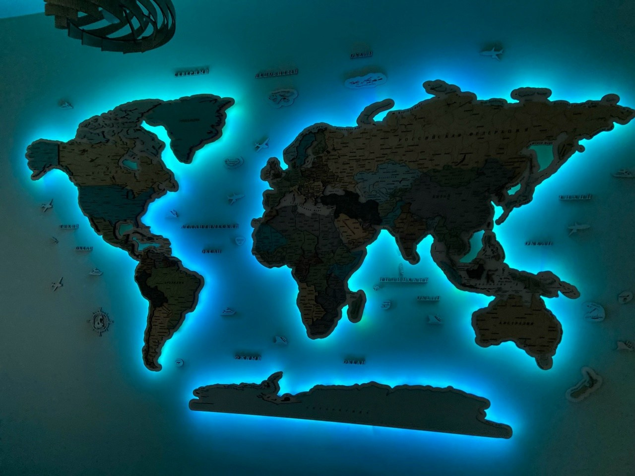 Карта мира из дерева. Art objects for walls. Author’s paintings, panels, clocks and portraits by photo