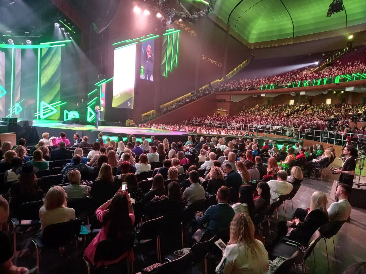 Юбилей компании Greenway в Crorus City Holl. Партнеры в зале