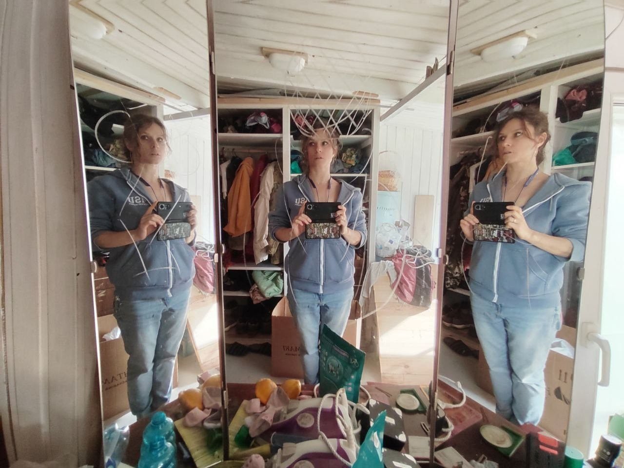 Точка сборки. Mogilevtseva Daria is a photographer and an interdisciplinary artist