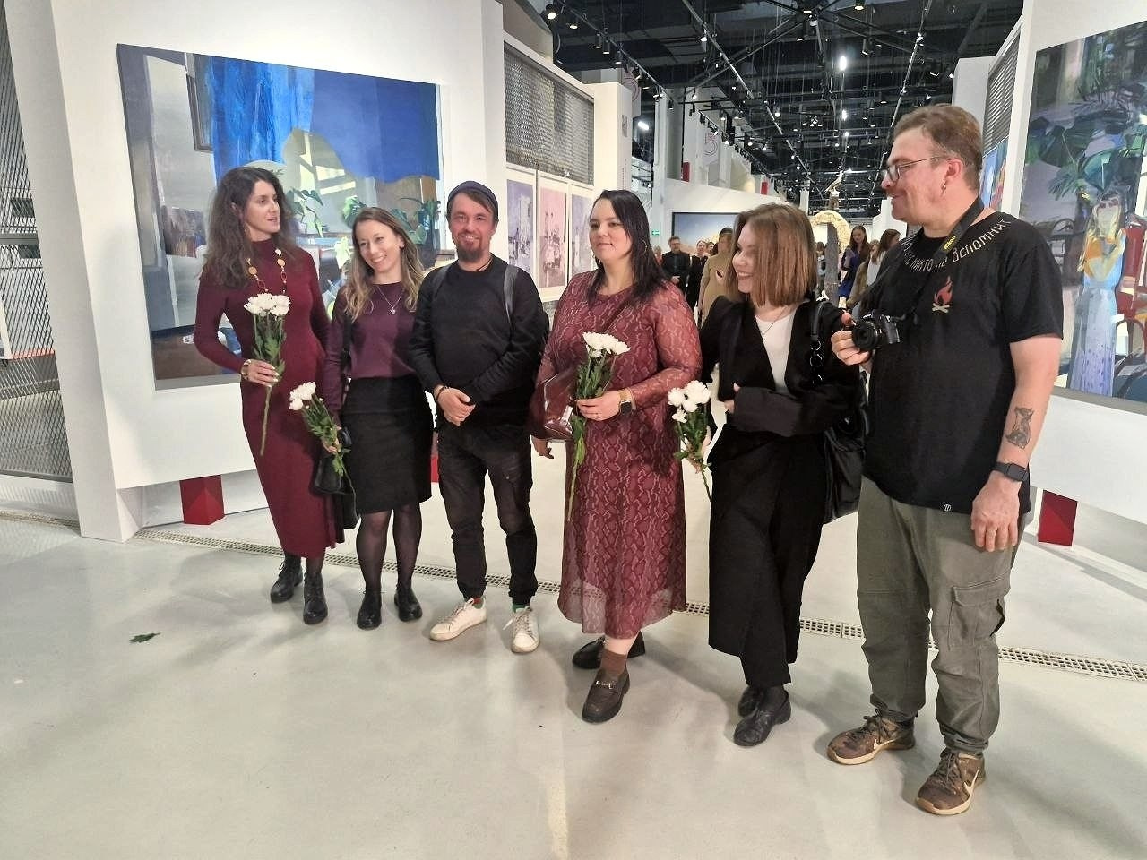 30 сентября в Паркинг Галерее парка «Зарядье» состоялось открытие выставки «ВЫПУСК’26». Visual Gen: профессиональный фото, видео и AI Контент для вашего бизнеса и событий | Виктория Вотоновская | Москва