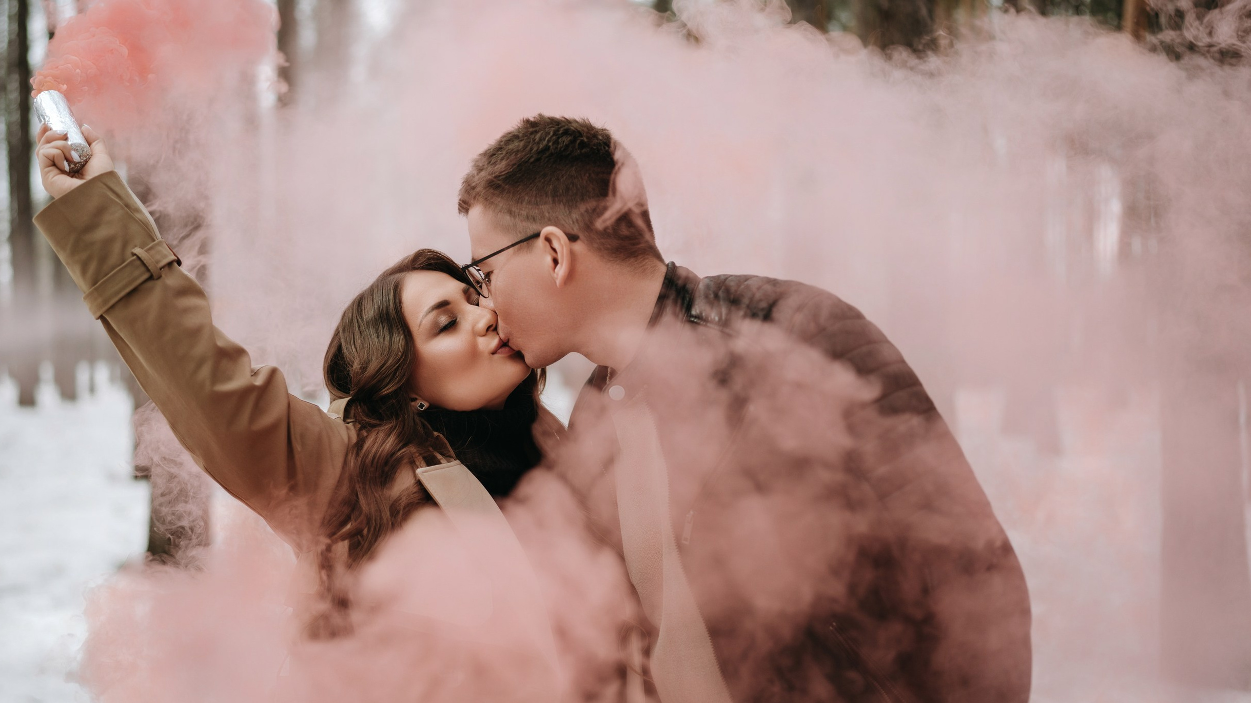 гендерпати в лесу уфы, розовый дым, президент отель