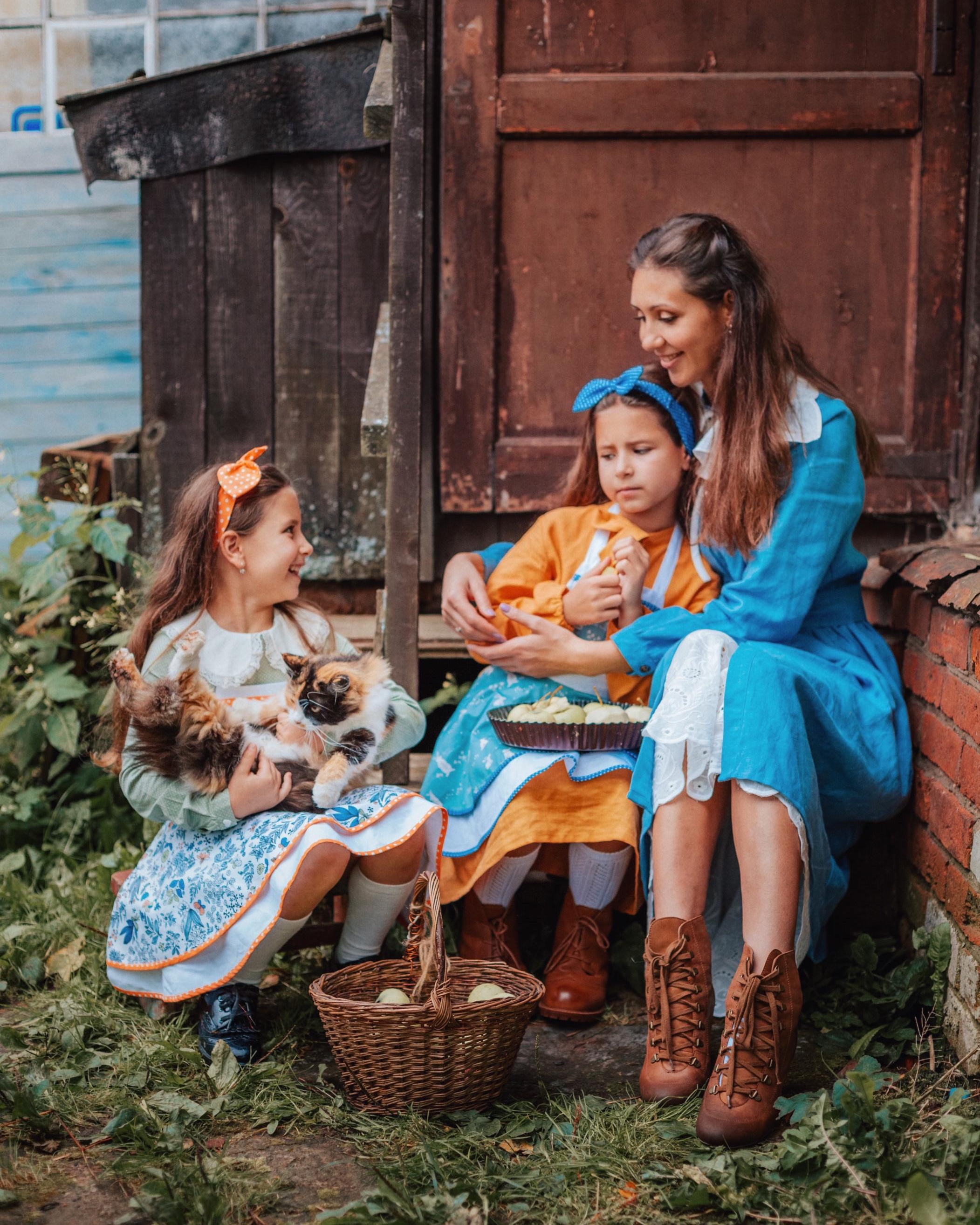 Семейная фотосессия, фотосессия в деревне, деревенский дом, чаепитие. Профессиональный фотограф, фотохудожник, видеограф из Москвы