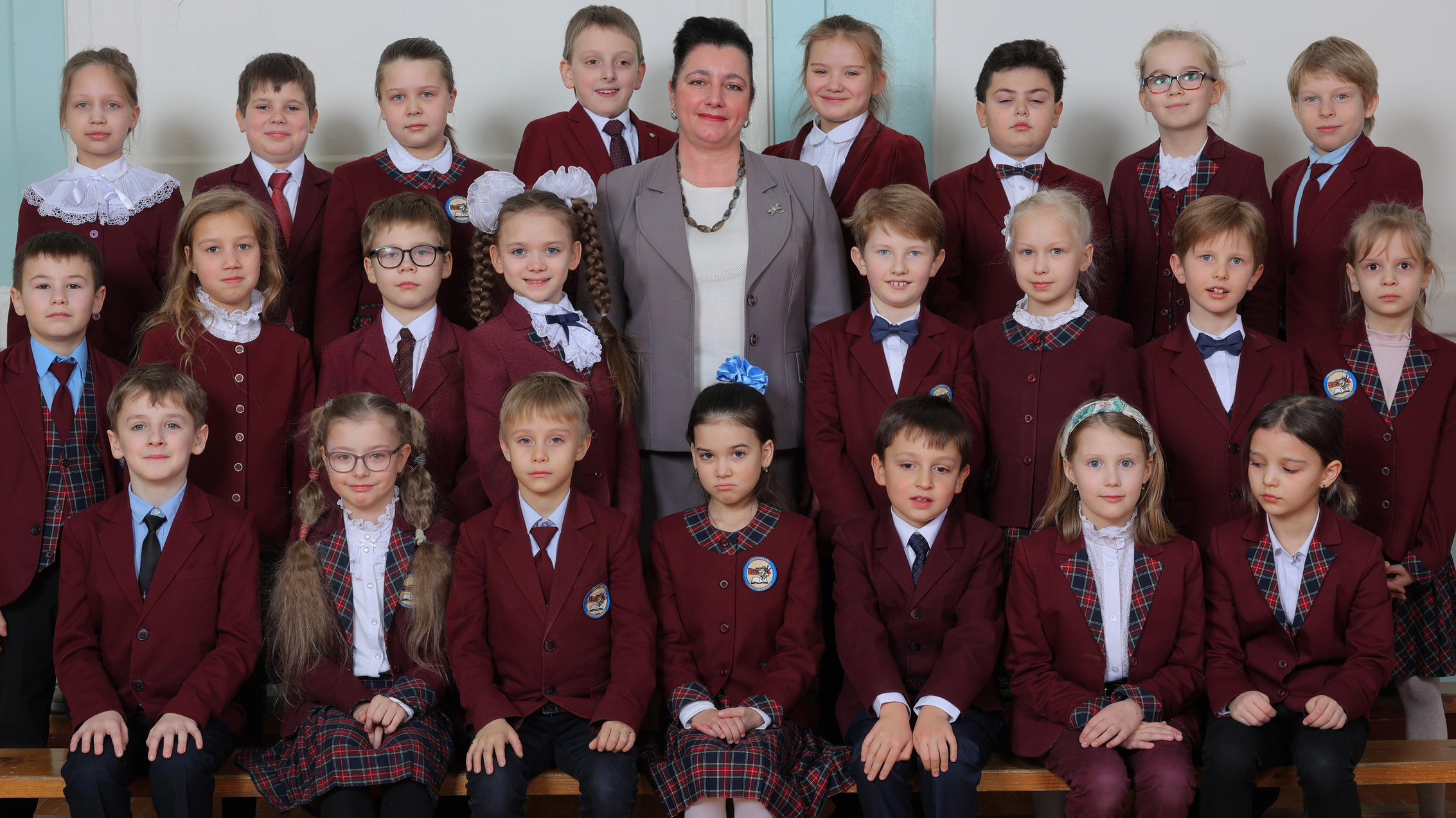 В ЛУЧШИХ ТРАДИЦИЯХ. Школьная фотография в Санкт-Петербурге, выпускные альбомы, фотосессии