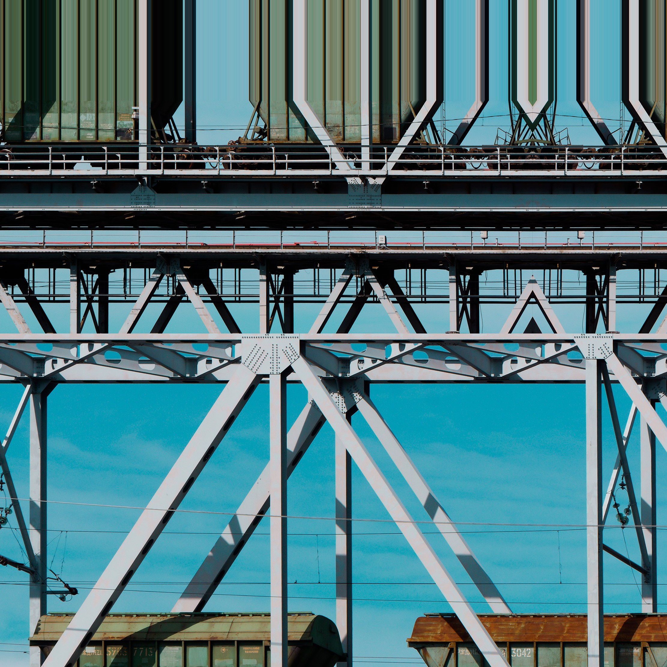 Красная стрела. Роман Ходырев — эзотериолог, художник, фотограф и музыкант. Санкт-Петербург, Рига