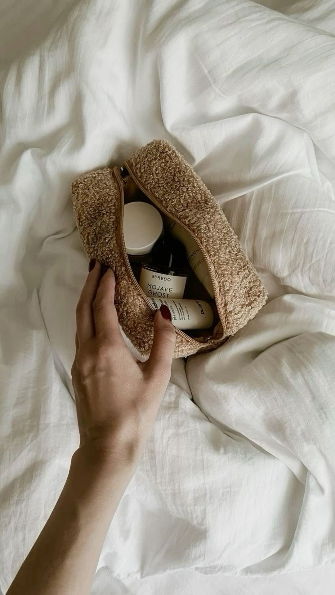 Курс «По предметной съемке и продвижению в Reels». Anushikcreates