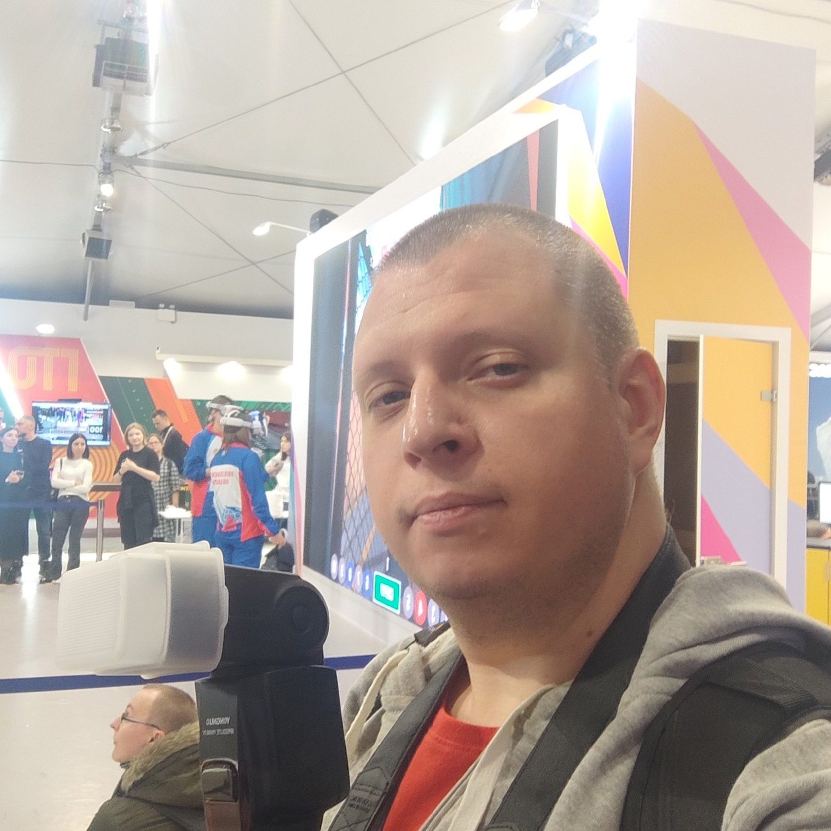 Контакты. Репортажный, семейный и студийный фотограф в Москве Демин Алексей