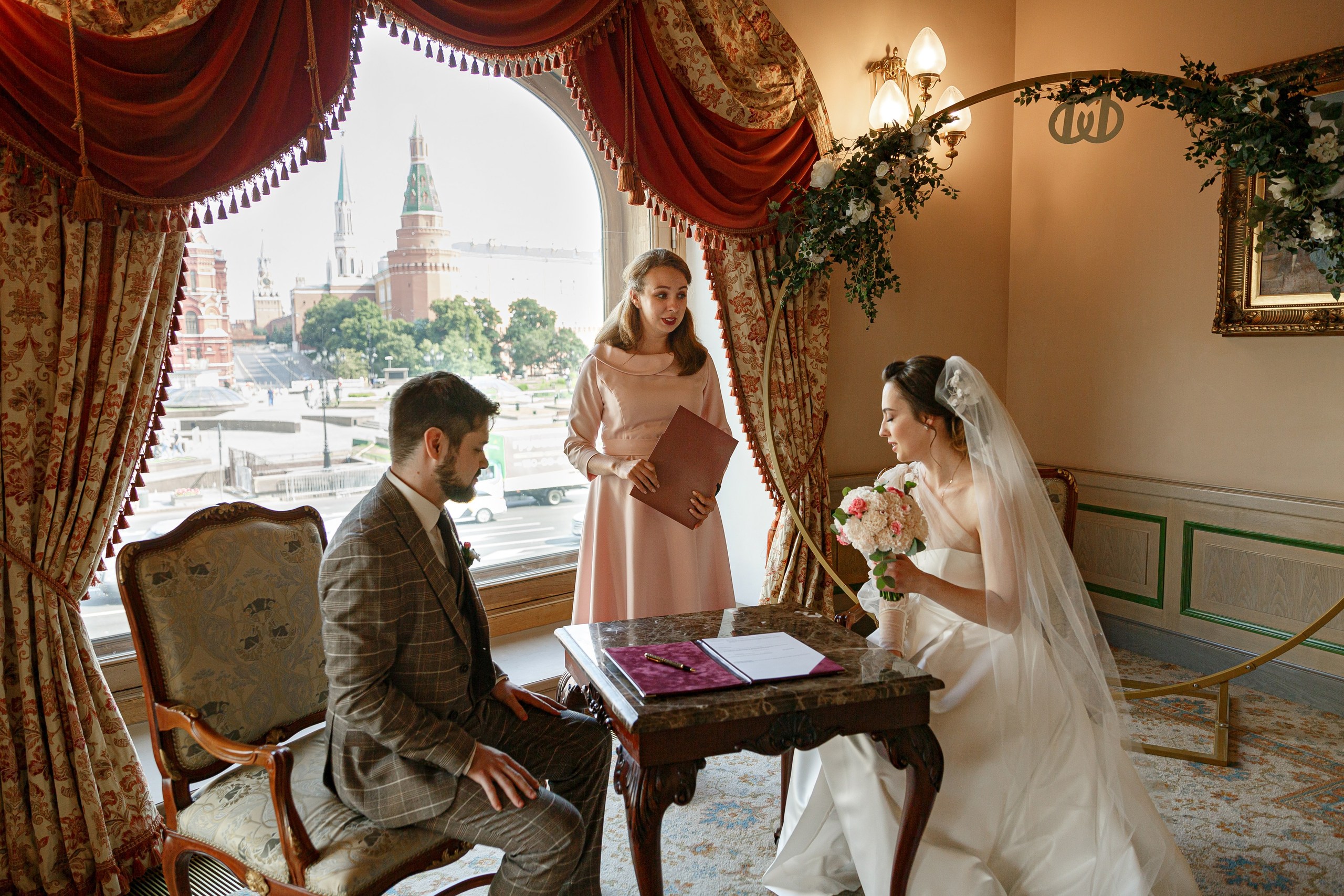 Регистрация брака в гостинице «Националь» г. Москва. Свадебный фотограф  Москва и МО Сергей Киржаев