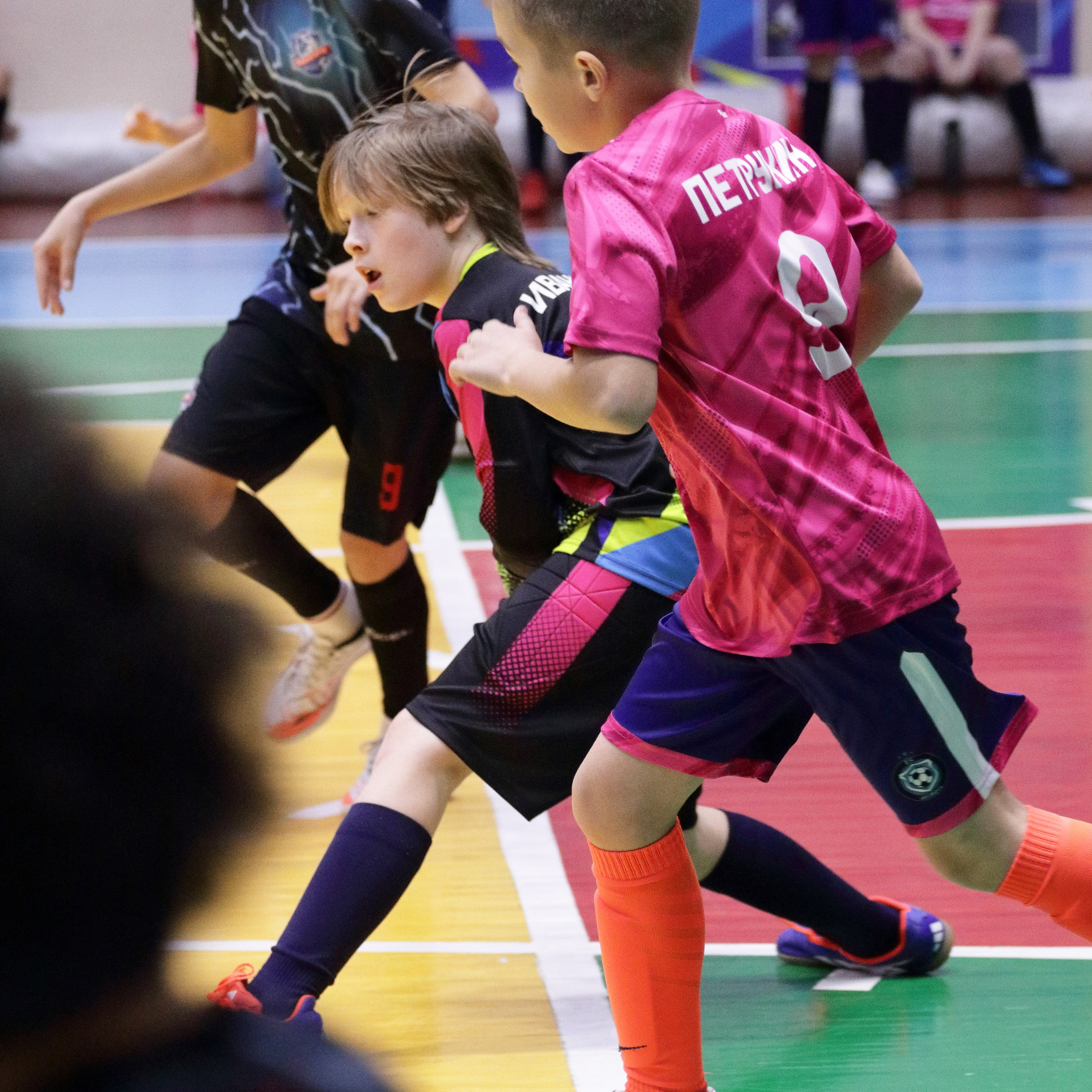 Вратарь разыгрывает мяч от ворот