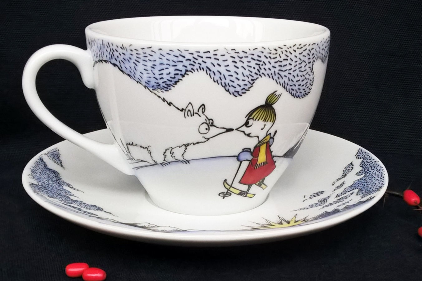 Детская посуда с Муми-троллями. Роспись фарфора на заказ в Санкт-Петербурге. 