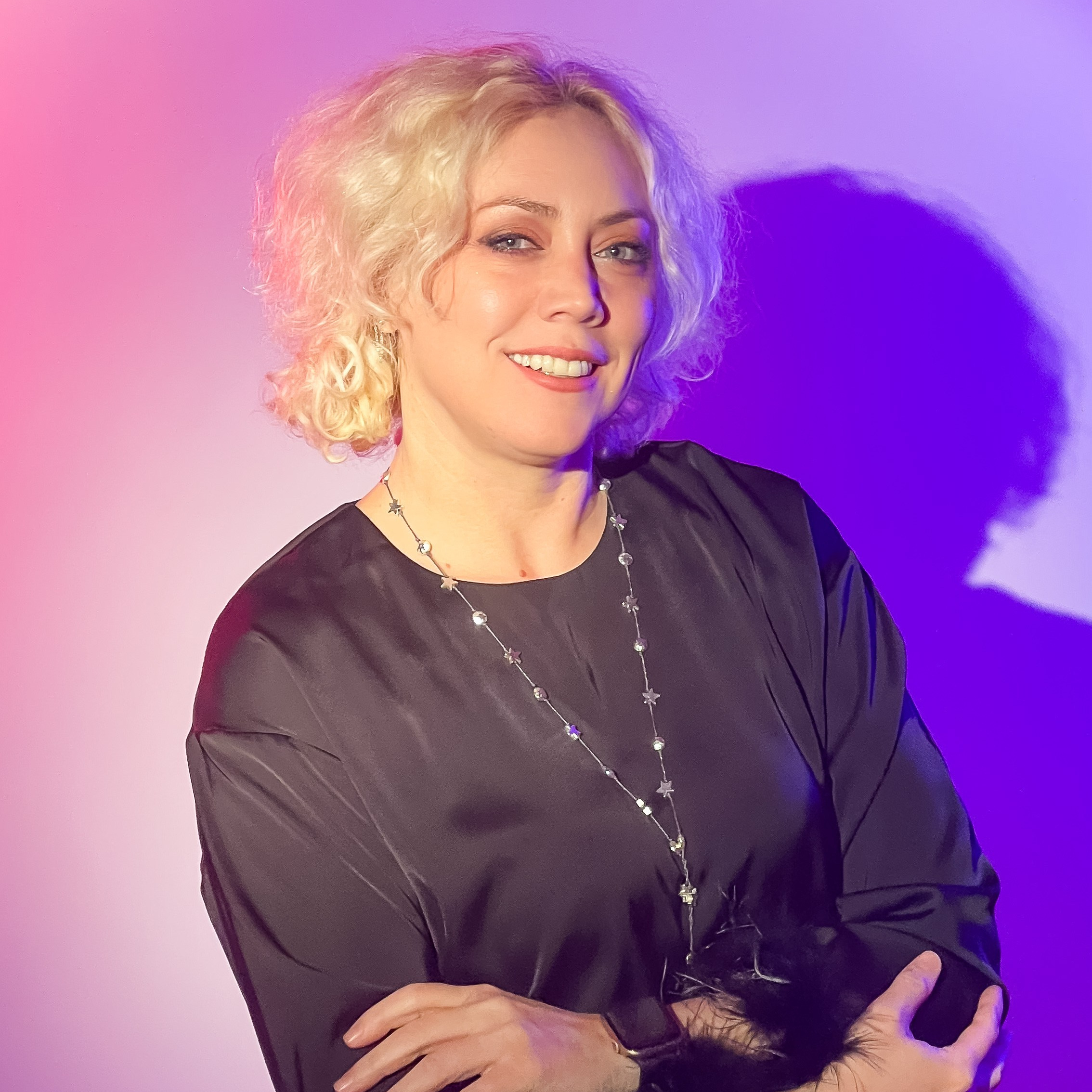 Контакты. Фотограф Диана Одинцова в Волгограде