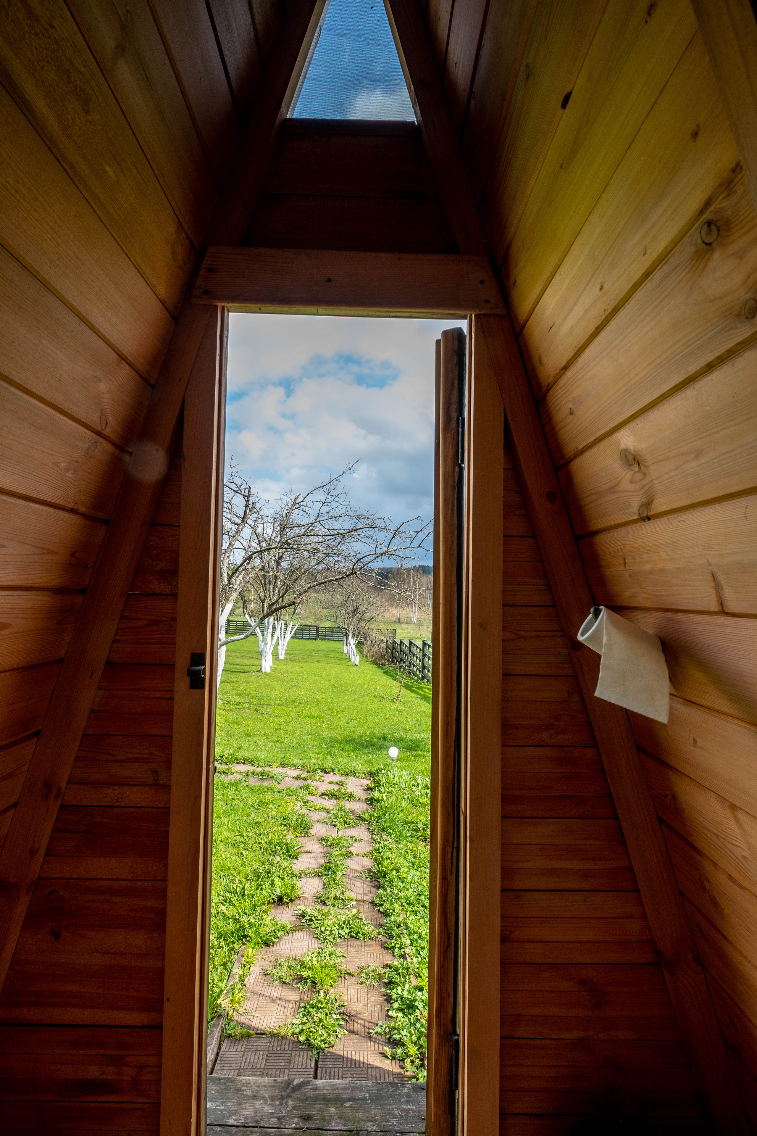 ПОБУДЬ ЗДЕСЬ И ЦЕЛЕЕ БУДЕТ ЭТОТ МИР