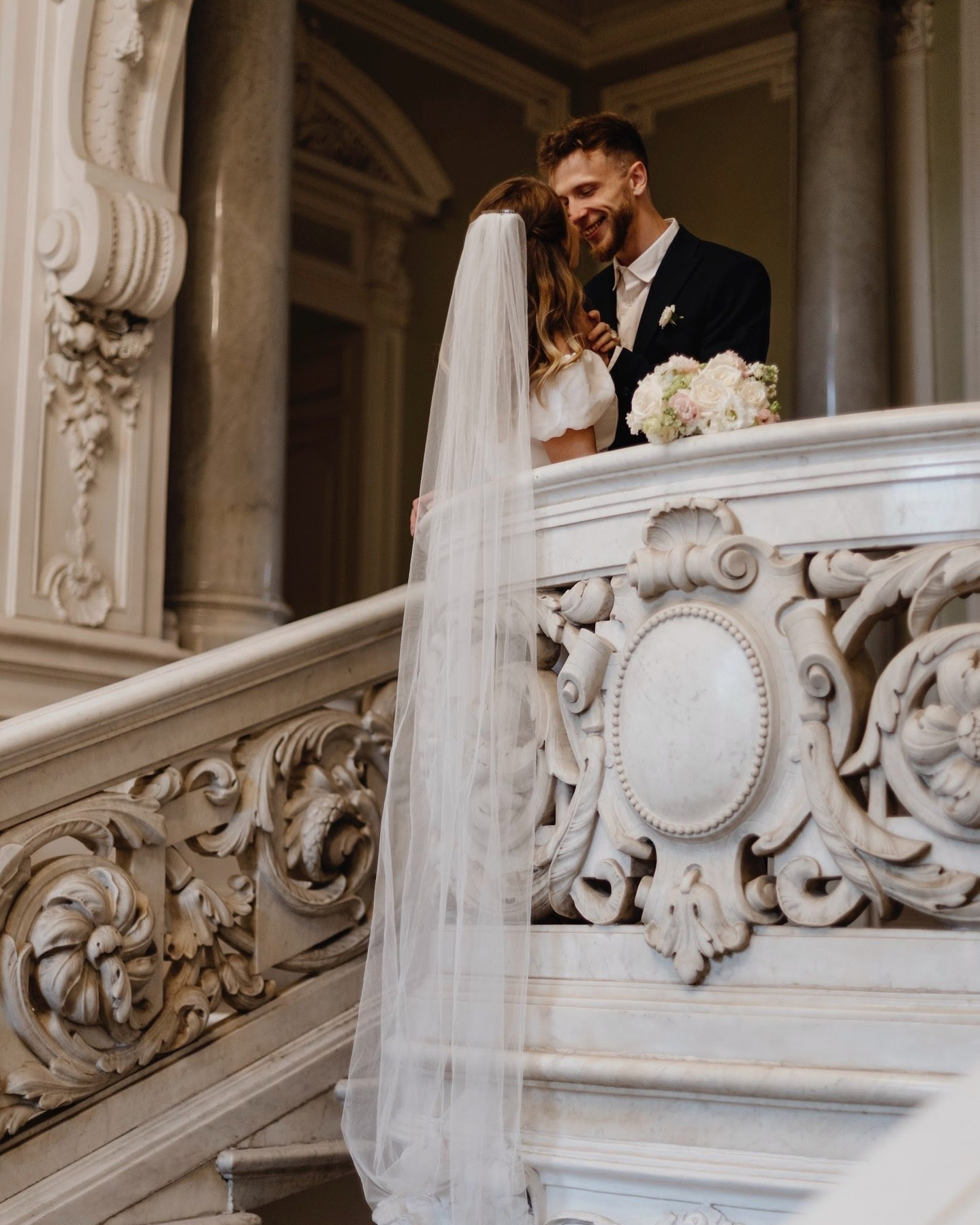 Свадебный фотограф моментальная фотография на свадьбу снимки свадьба праздник торжество любовь. Фотограф про чувства, моменты, любовь. свадебный и портретный фотограф