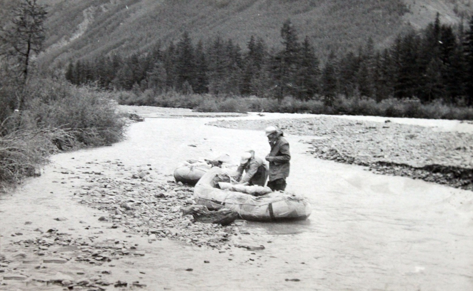 Первая экспедиция туристов-водников Алтая (1970). Фотограф Эдуард Алмадаков