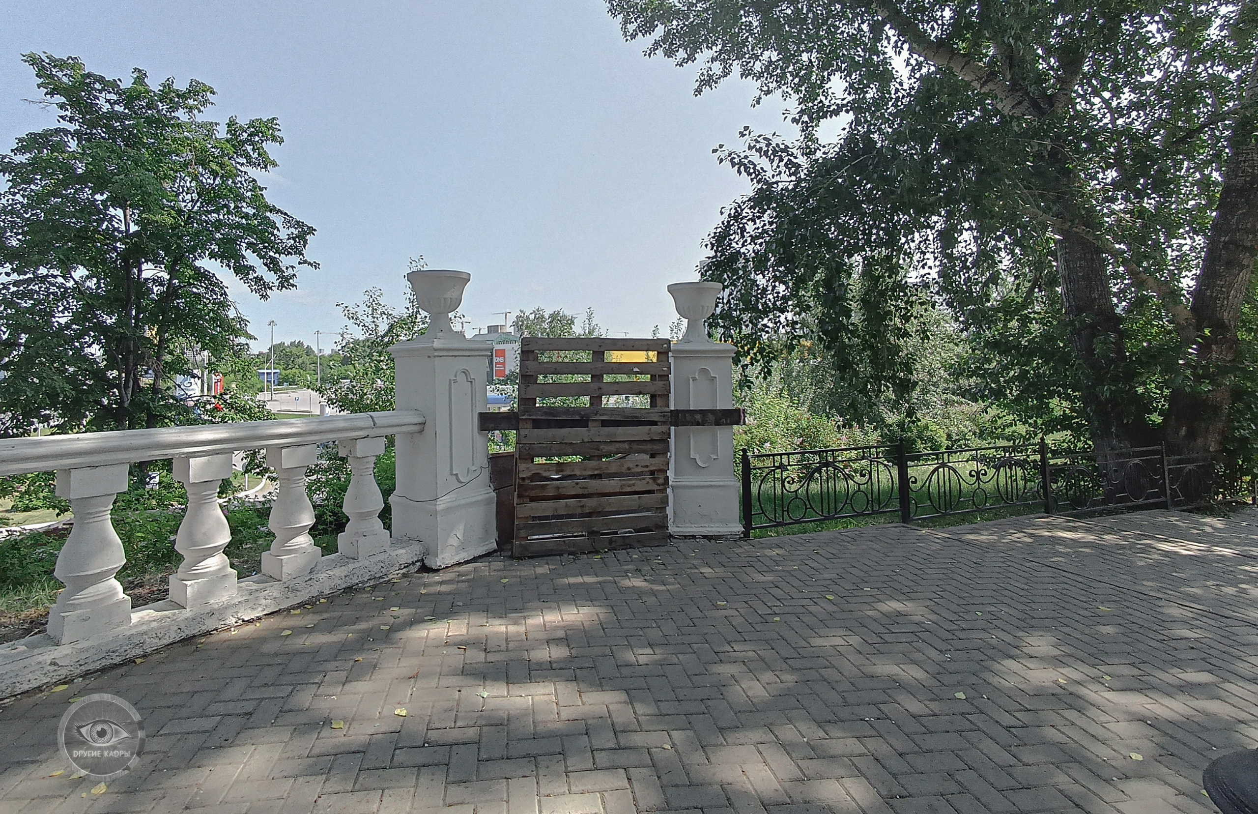 Беспорядок в Александровском саду Тюмени