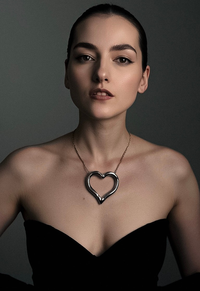 Стилист медийных личностей