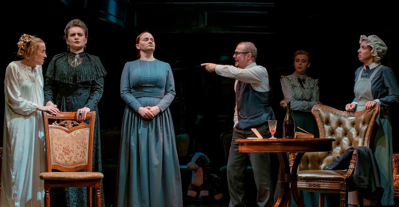 Премьера спектакля «Замок Рейвенскрофт» в пермском театре "У Моста". Журнал о самом особенном. Пермь и Пермский край