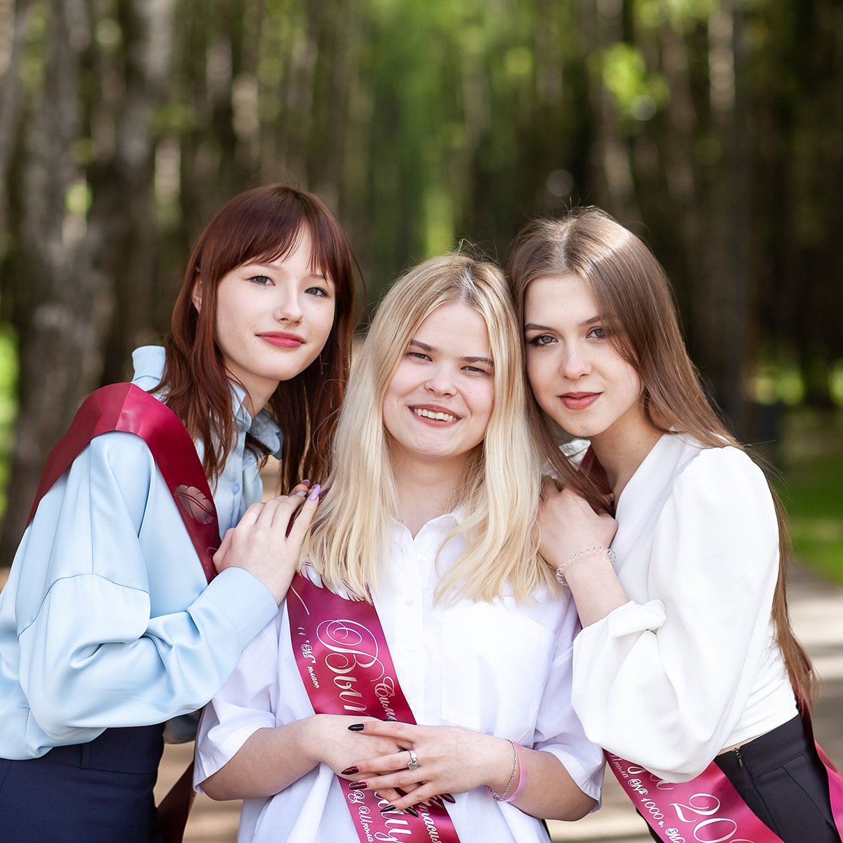 Групповое фото учениц 11-го класса