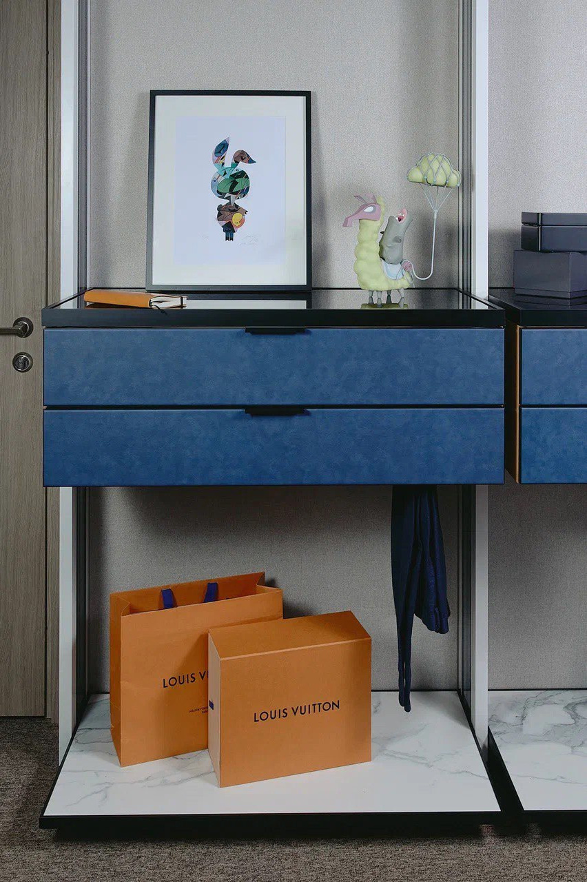 Black Raven. Elizarova Design Studio