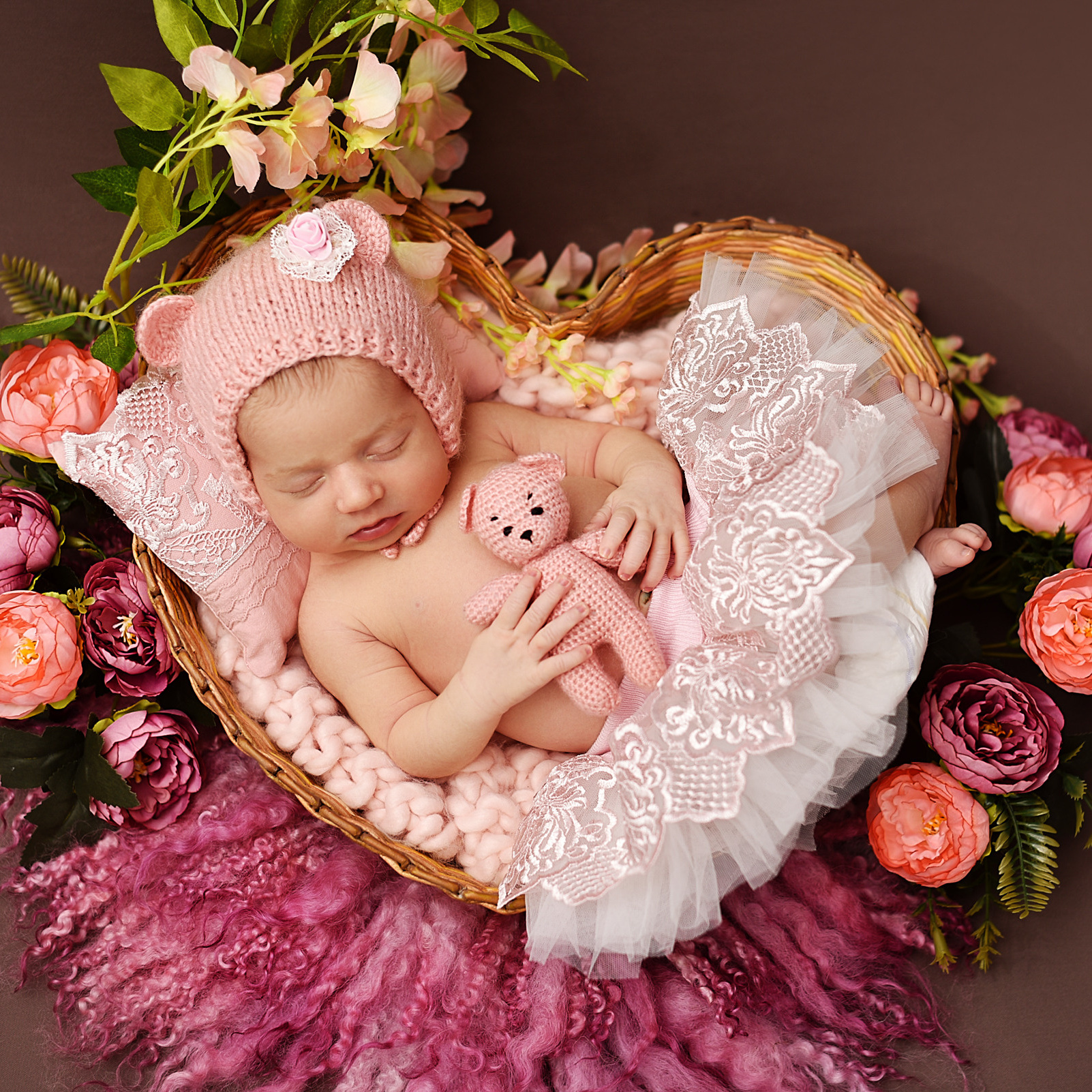 Фотосессия новорожденного в городе Брянке Фотограф новорожденных в Брянске и Брянской области Фотосессия ньюборн Стоимость фотосессии новорожденного Фотограф беременности Фотосессия в ожидании Лучший фотограф беременности в Брянске лучший фотограф новорожденных в Брянске