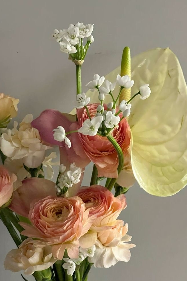 Акцент на букет. Свадебный фотограф Марина Попова