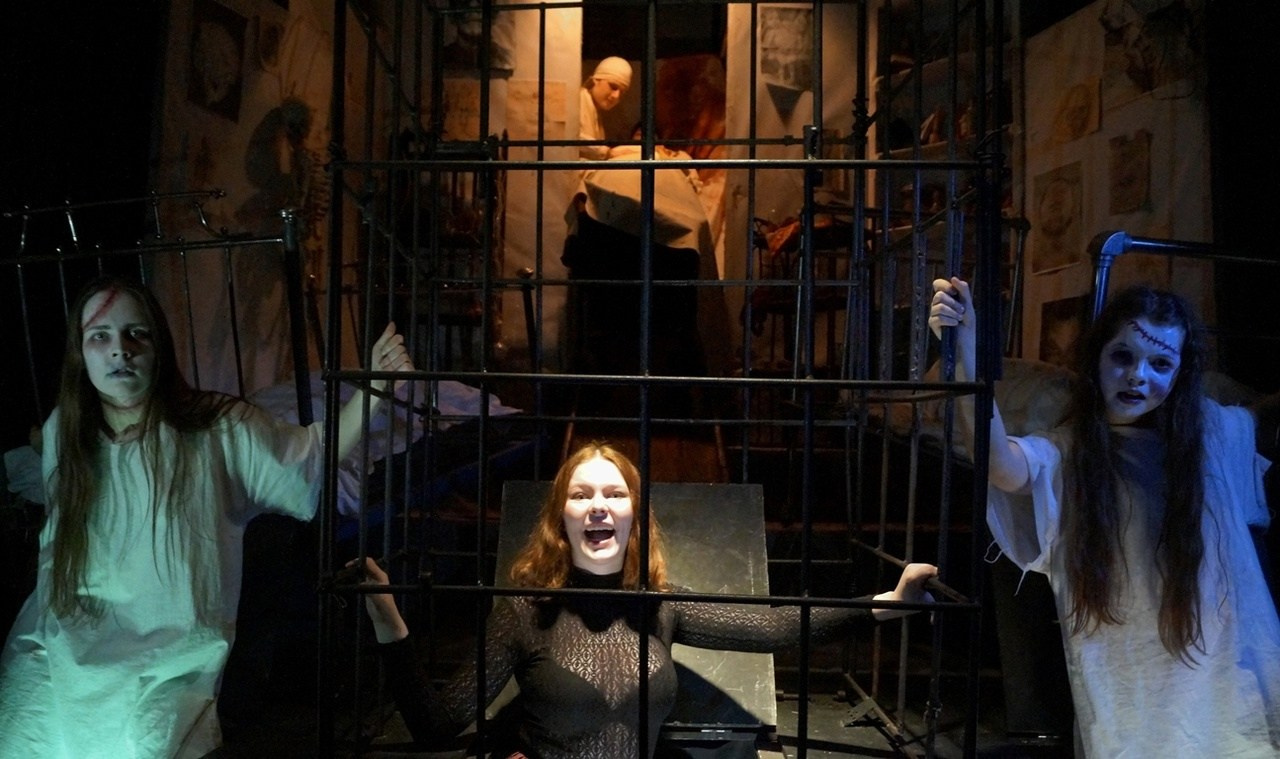 Премьера спектакля Сергея Федотова «Обыкновенное чудо» в театре «У Моста». Журнал о самом особенном. Пермь и Пермский край