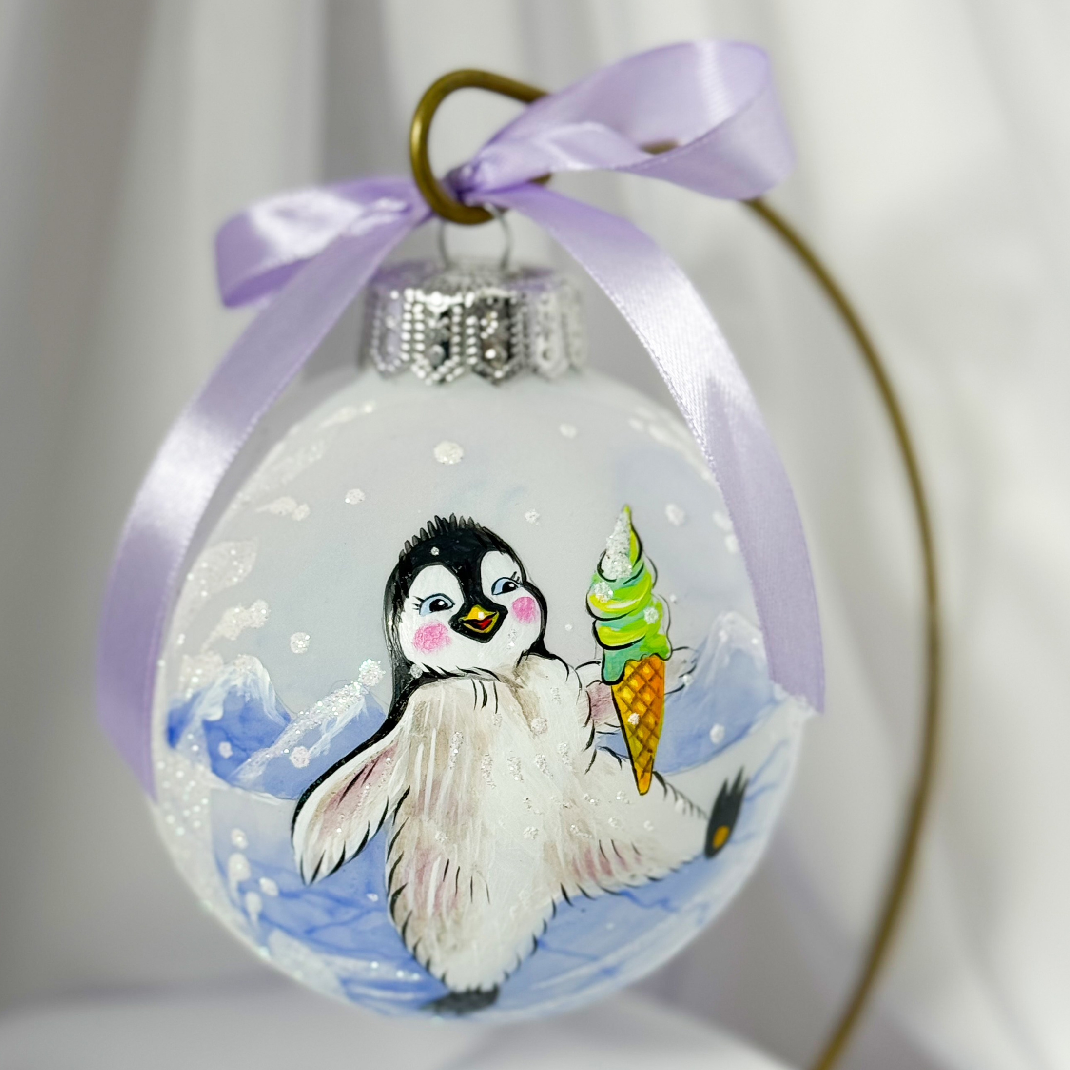 Магазин ёлочных шаров с ручной художественной росписью. Художественная ручная роспись елочных шаров, корпоративные подарки и восковые аромасвечи