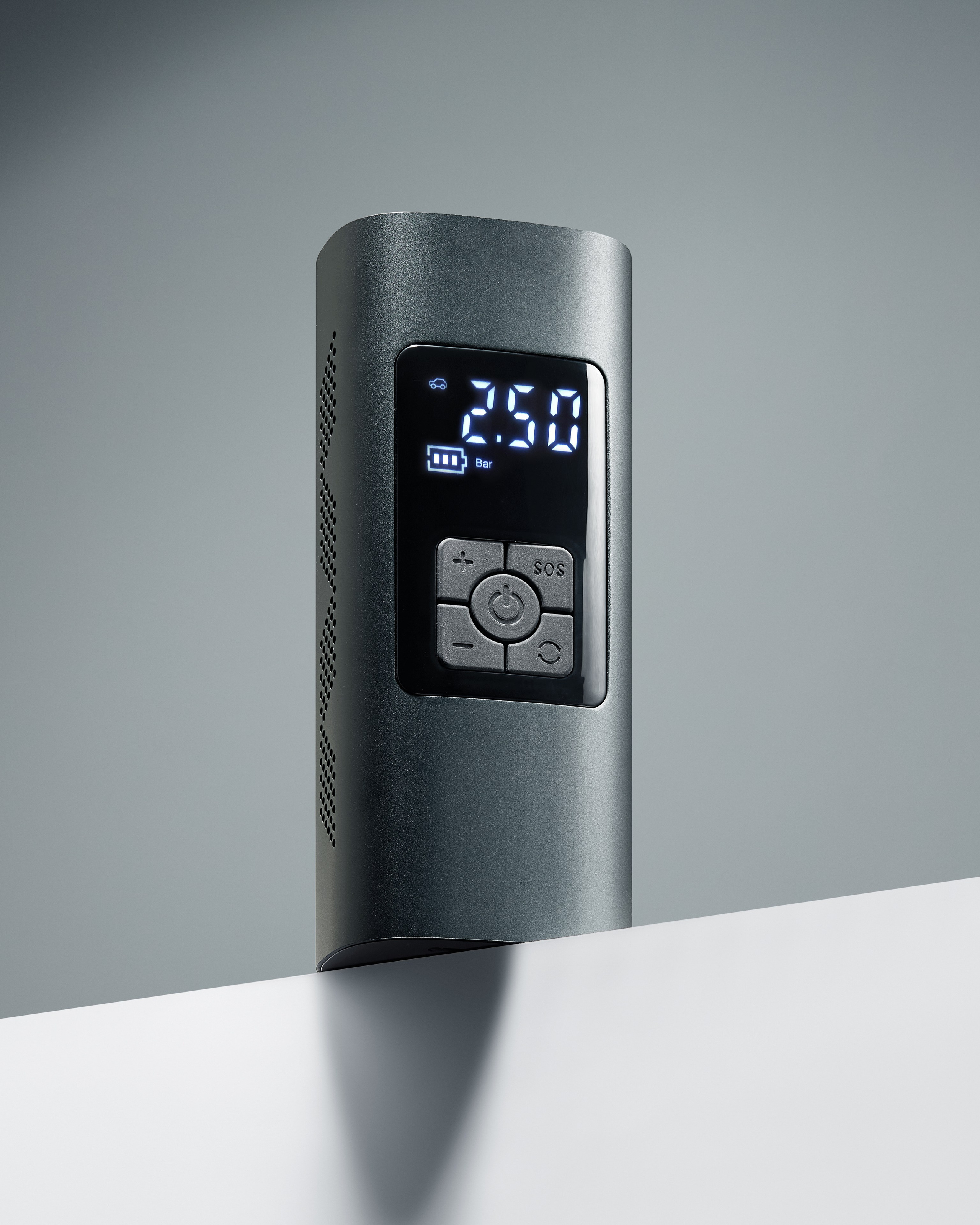 Фото мелкой техники на подиуме для карточки товара