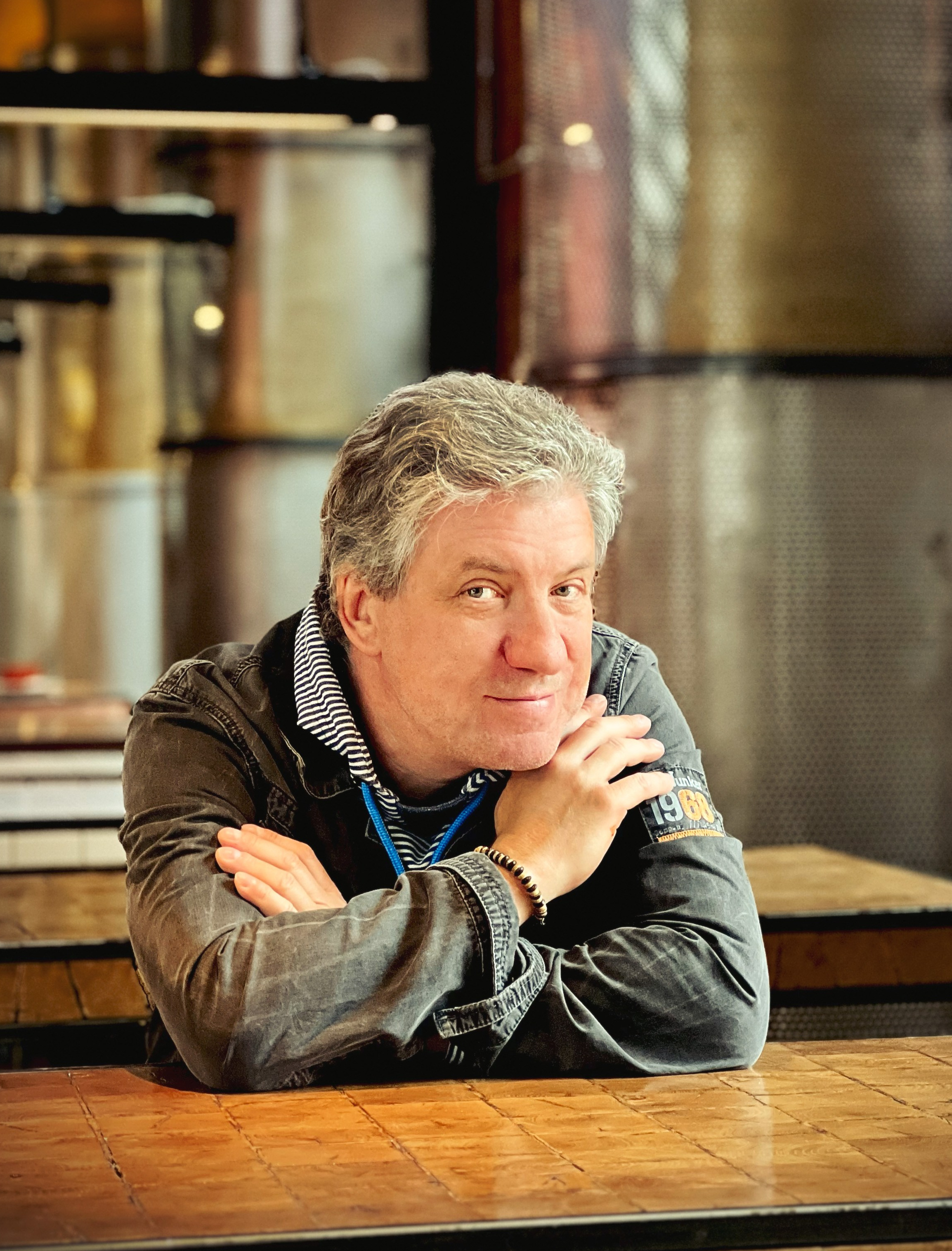 О чём этот сайт. Фотография, ретушь, сканирование, восстановление старых фото, интерьерная съёмка, студия. Данилов Александр, Москва