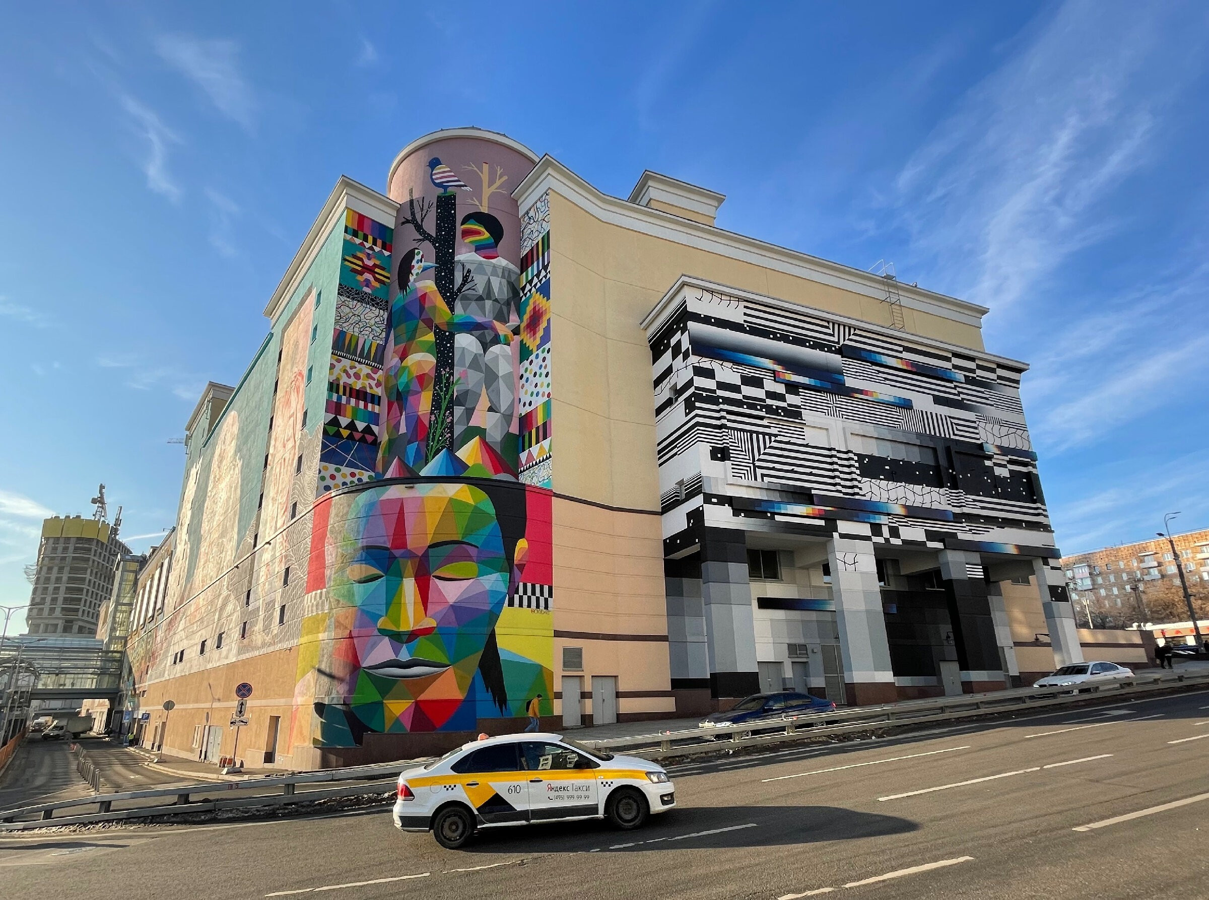 Обновленный Атриум: более 15 арт-объектов на стенах московского ТЦ. Проект «Фотокладовка»: блог уличной фотографии в формате street photo