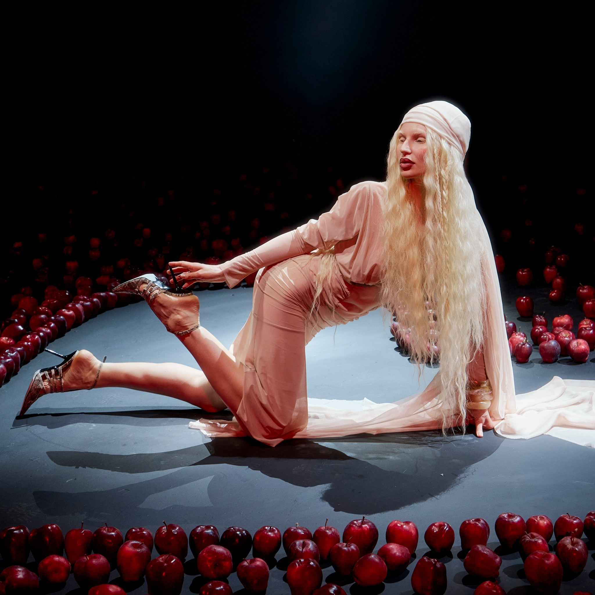 Главная. Профессиональная модель и блогер Сандра Капшук