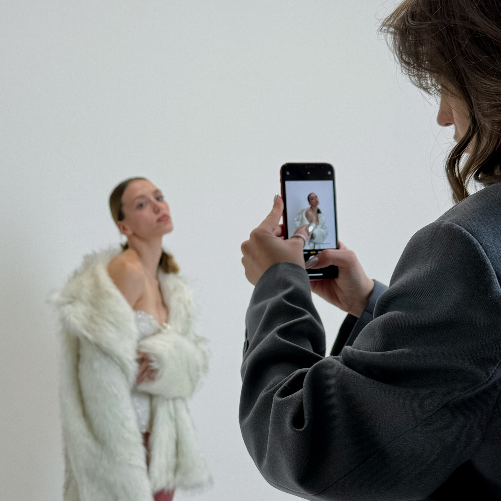 Контакты. Фото и видео контент