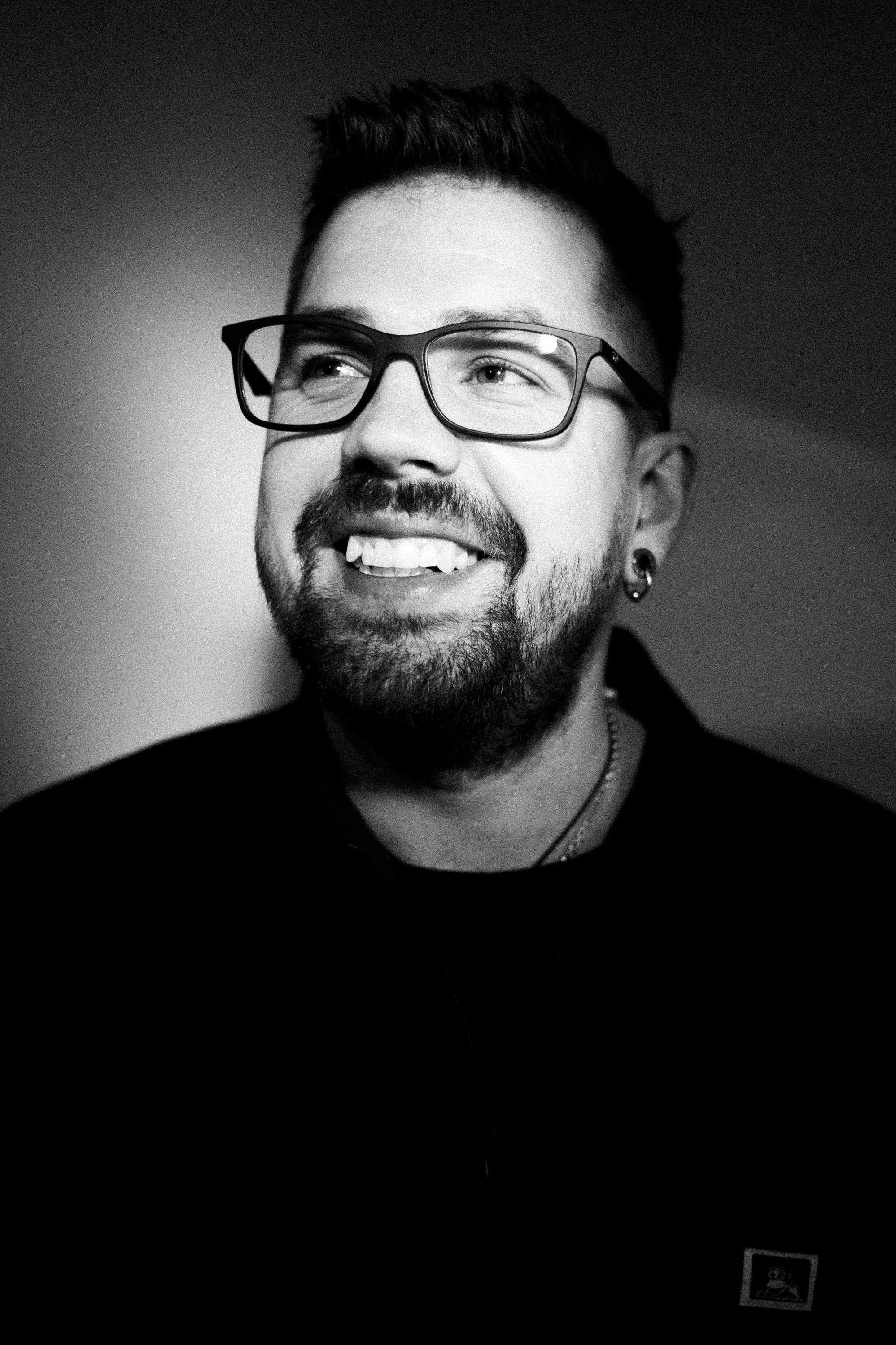 Контакты. Репортажный фотограф в Сочи и Москве Кирилл Гужвинский