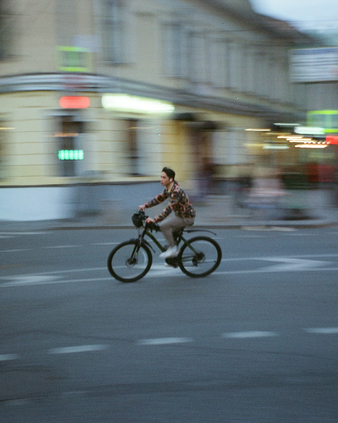 Как фотопрогулки с пленочной камерой могут тебя изменить. Плёночный фотограф, заказать фото на плёнку в Москве — Георгий Романов