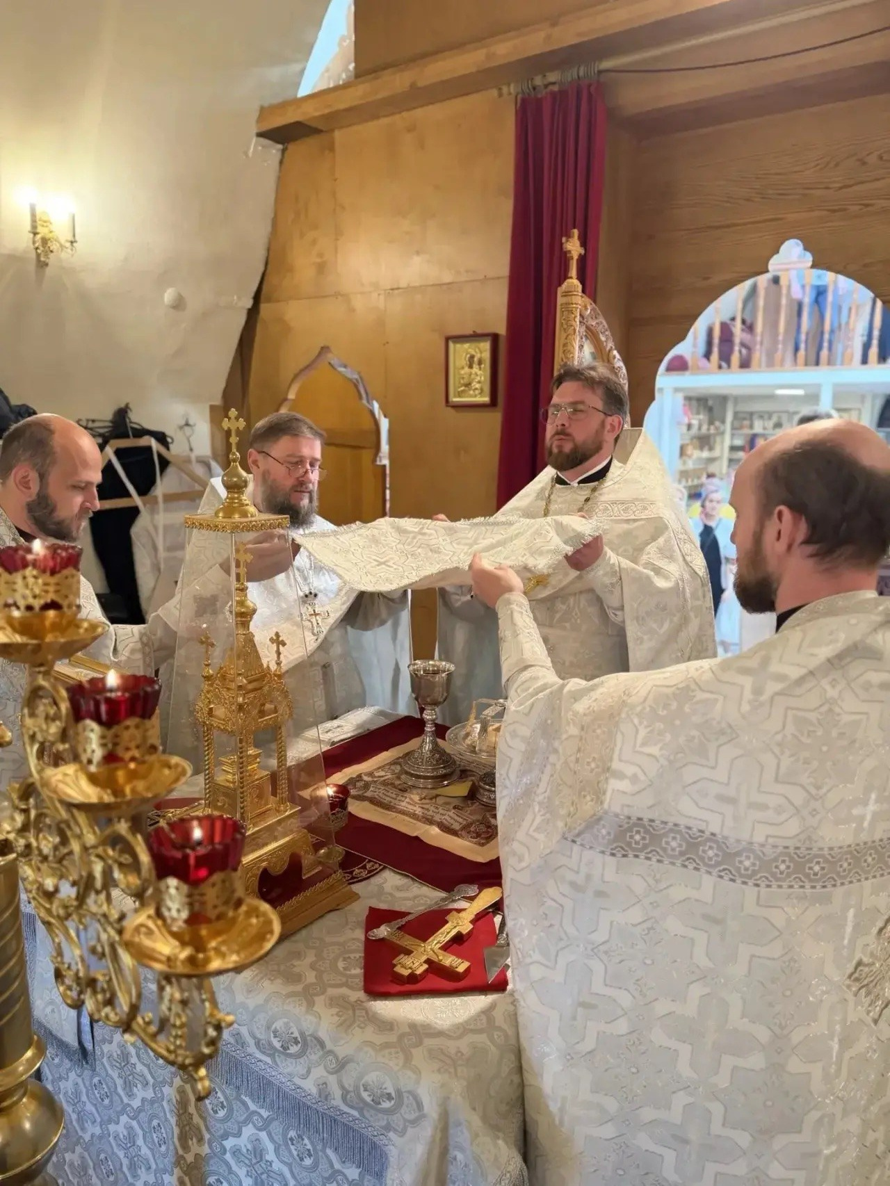 Благочинный возглавил богослужение в Никольском храме. Северное благочиние Саратовской епархии