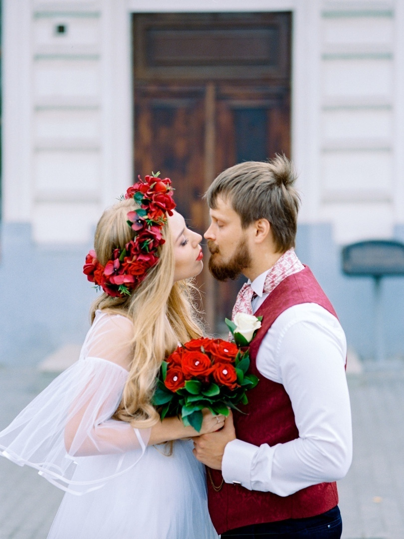 Поцелуй жениха и невесты
