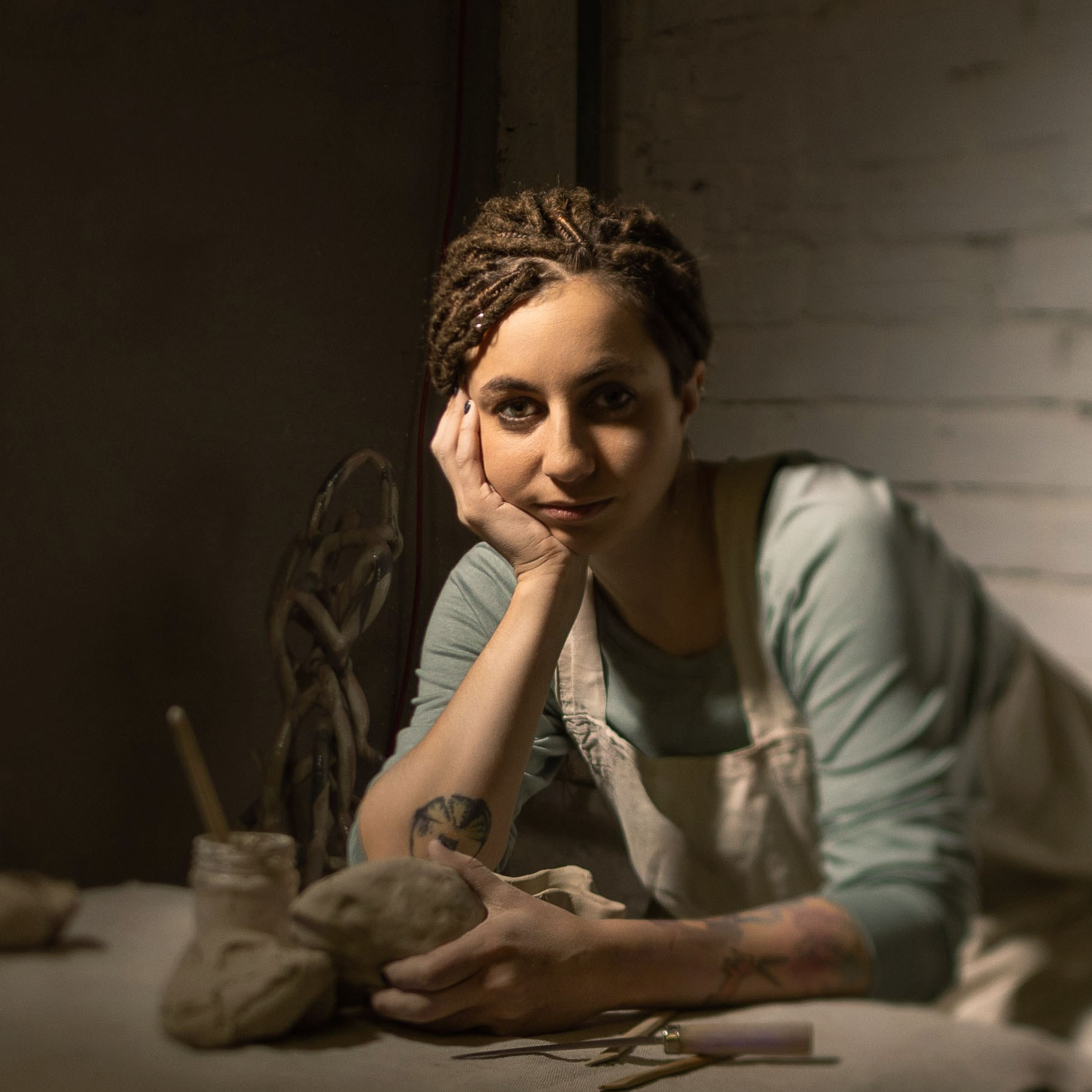 BIO. Художник керамист Вика Уйстрайх