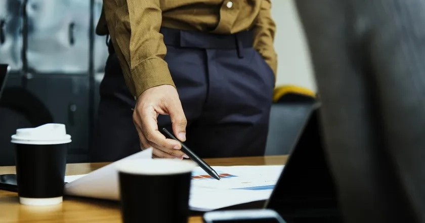 Юридические услуги в Омске — Ознакомление с юридической стороной проблемы Клиента. Юрист в Омске — Юридическая помощь в омске